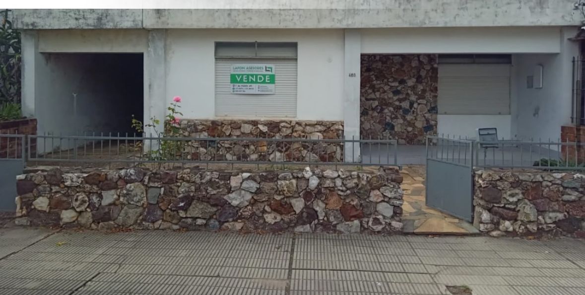 Casa en la Zona Este a pasos del Shopping y terminal